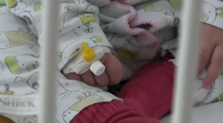 O tanara diagnosticata cu gripa a nascut in Maternitatea din Buzau. Bebelusul a murit | Demamici.ro