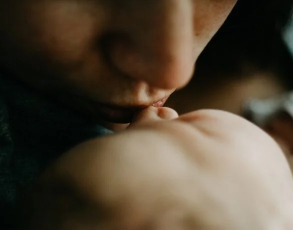 Felul in care parintele isi arata afectiunea influenteaza fericirea copilului pe viata | Demamici.ro