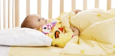 De ce nu e bine sa culcam bebelusii pe perna. De la ce varsta o putem introduce in somnul copiilor | Demamici.ro