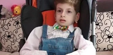 Scrisoarea unei mame care are un copil cu nevoi speciale: ” Tu, statule român, ia-ți 5 minute din timpul tău și uită-te în ochii acestei fetițe!” | Demamici.ro