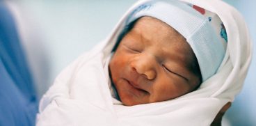 Bebelusul NU trebuie sa poarte caciula in interior. Argumente | Demamici.ro