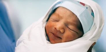 Bebelusul NU trebuie sa poarte caciula in interior. Argumente | Demamici.ro