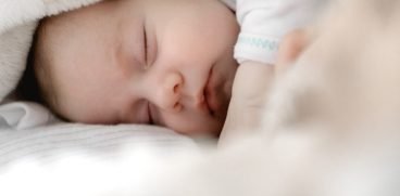 Ciclul de 90 de minute – cum iti poti adormi bebelusul usor | Demamici.ro