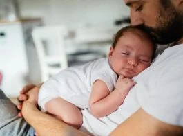 Un tata nu e babysitter sau „ajutor”. Tatal e parinte | Demamici.ro