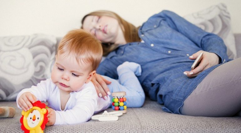 Mamele, lipsa acuta de somn in primii 6 ani din viata de parinte | Demamici.ro