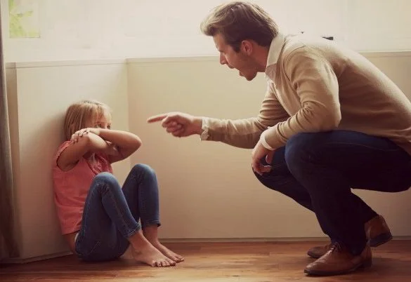 Tipatul la copii este la fel de nociv ca bataia. Modalitati prin care sa-ti educi copiii fara tipete | Demamici.ro