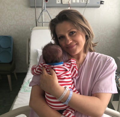 Fotografia din maternitate cu care Mirela Boureanu Vaida si-a surprins fanii: "Am culcat copilul si ne-am apucat de party!" | Demamici.ro