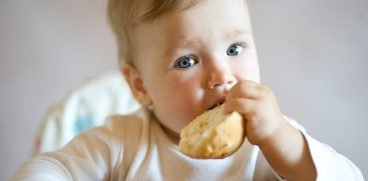 Cand le putem oferi paine bebelusilor? | Demamici.ro