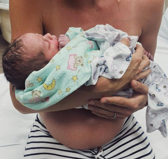 "Am nascut, dar burta mea arata de parca as fi insarcinata in 3,4 luni!" Ce trebuie sa stii despre diastaza abdominala| Demamici.ro