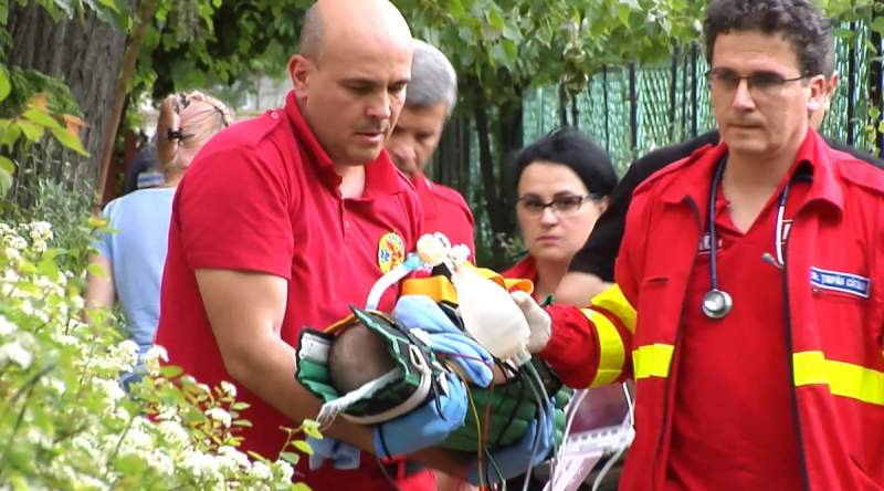 O mama din Galati si-a strangulat bebelusul de 8 luni. Femeia sufera de depresie VIDEO | Demamici.ro