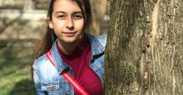 Cristina, o fata simpla, de la tara, a luat 10 pe linie la Evaluarea Nationala | Demamici.ro