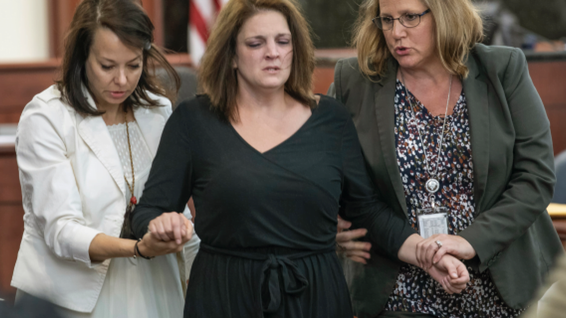 O mama implora iertare pentru sotul care i-a ucis cei 5 copii: "Ei l-au iubit!" | Demamici.ro