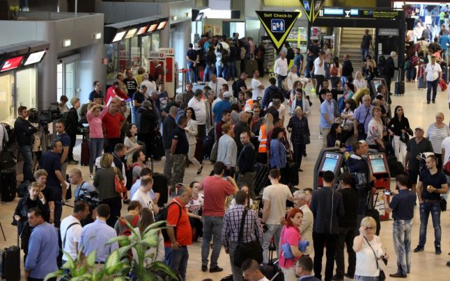 Elevi romani olimpici, abandonati in aeroport la Tokyo