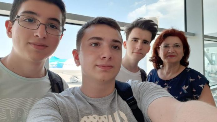 Aur pentru Romania la Olimpiada Geniilor. Trei adolescenti din Sibiu au cucerit SUA | Demamici.ro