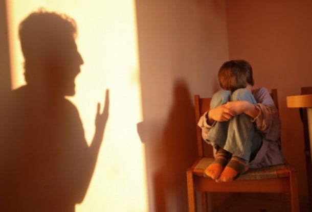 Inchisoare pentru parintii care isi bat copiii! Noua lege prevede pedepse dure pentru adultii care folosesc violenta in educarea copiilor | Demamici.ro