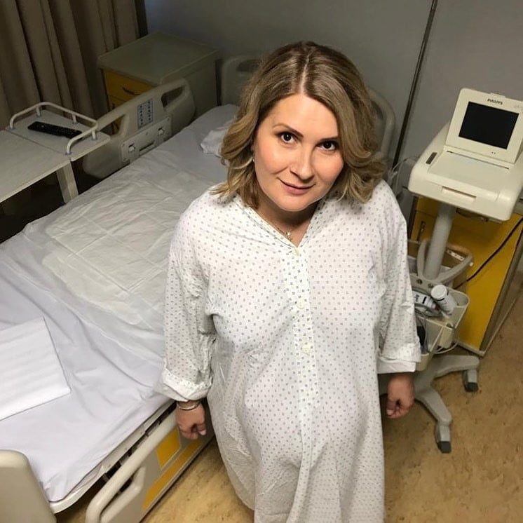 Alessandra Stoicescu a nascut! Prima imagine cu fetita ei | Demamici.ro