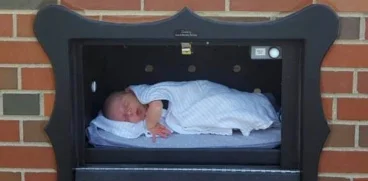 Au aparut cutiile speciale in care mamele isi pot lasa copiii nedoriti | Demamici.ro