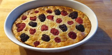 Budinca de tapioca cu banana si fructe de padure – diversificare bebelusi | Demamici.ro