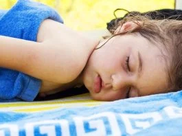 Daca ai facut insolatie cand erai copil, poti face cancer de piele 30 de ani mai tarziu | Demamici.ro