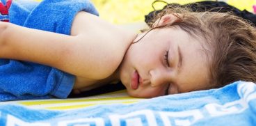 Daca ai facut insolatie cand erai copil, poti face cancer de piele 30 de ani mai tarziu | Demamici.ro