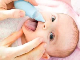 Cum se aspira corect secretiile nazale ale bebelusului | Demamici.ro
