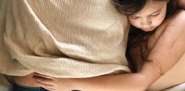 Fetita de 6 ani s-a cuibarit langa mama ei. Discutia care a urmat a emotionat-o pe mama pana la lacrimi | Demamici.ro