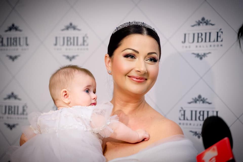 Gabriela Cristea, cu fetita cea mica, de urgenta, la spital! | Demamici.ro