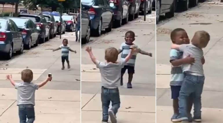 Clip viral: Doi baietei alearga unul spre altul si se imbratiseaza