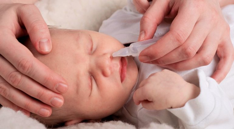 Cum ajuti un bebelus racit sa respire normal in timpul somnului | Demamici.ro