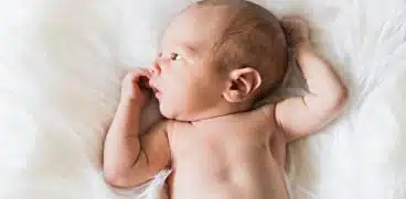 Trezitul in timpul noptii la bebelusi. Pana la ce varsta este normal | Demamici.ro