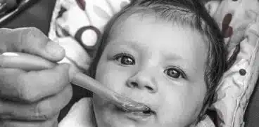 Studiu ingrijorator: 95% din mancarea pentru bebelusi din magazine contine metale toxice | Demamici.ro