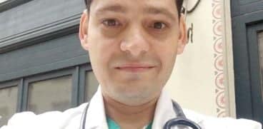 Abandonat la nastere, crescut in orfelinat. Valentin are 37 de ani, a absolvit Medicina si vrea sa devina anestezist | Demamici.ro