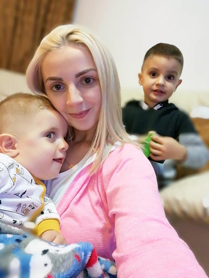 Impreuna pentru "mamica super-erou"! Povestea Alexandrei care la 23 de ani se lupta pentru viata baietelului si a sotului ei | Demamici.ro