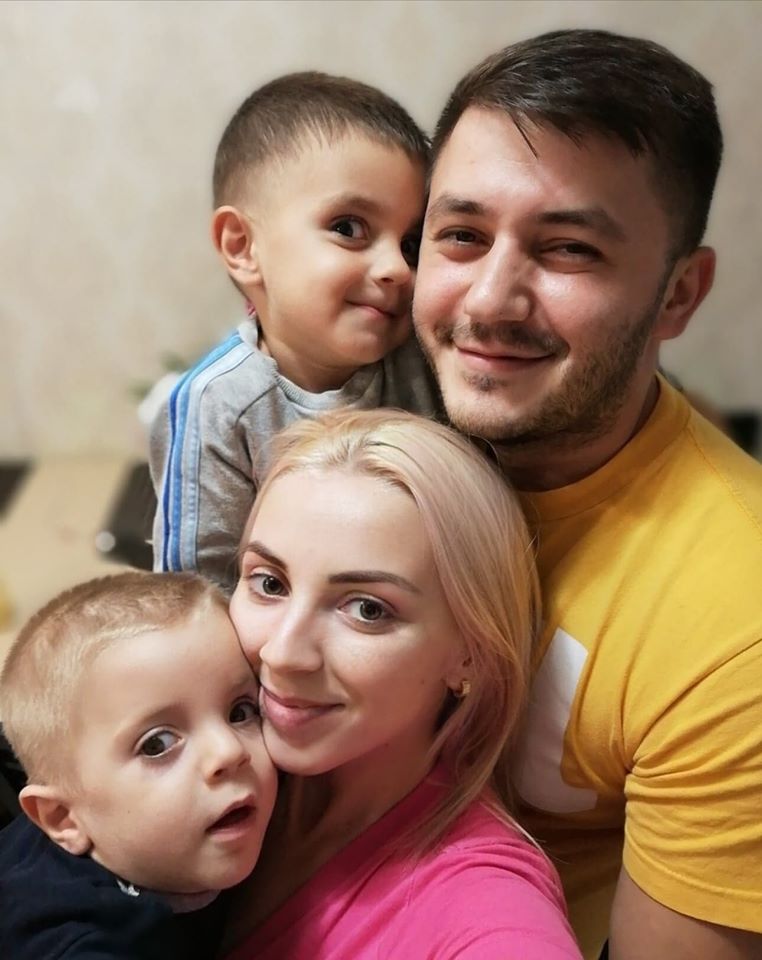 Impreuna pentru "mamica super-erou"! Povestea Alexandrei care la 23 de ani se lupta pentru viata baietelului si a sotului ei | Demamici.ro
