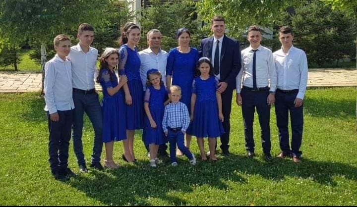 Zece copilasi au ramas fara casa in prag de iarna. Locuinta le-a ars intr-un incendiu. Cum ii poti ajuta | Demamici.ro