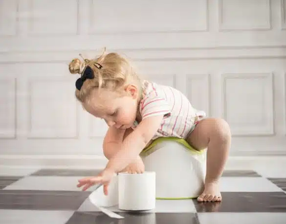 Mersul la olita. Semne ca cel mic nu este pregatit sa renunte la scutec | Demamici.ro