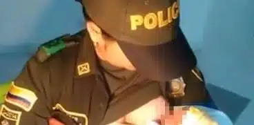 Bebelus abandonat intr-o padure, alaptat de o politista in locul in care a fost gasit | Demamici.ro