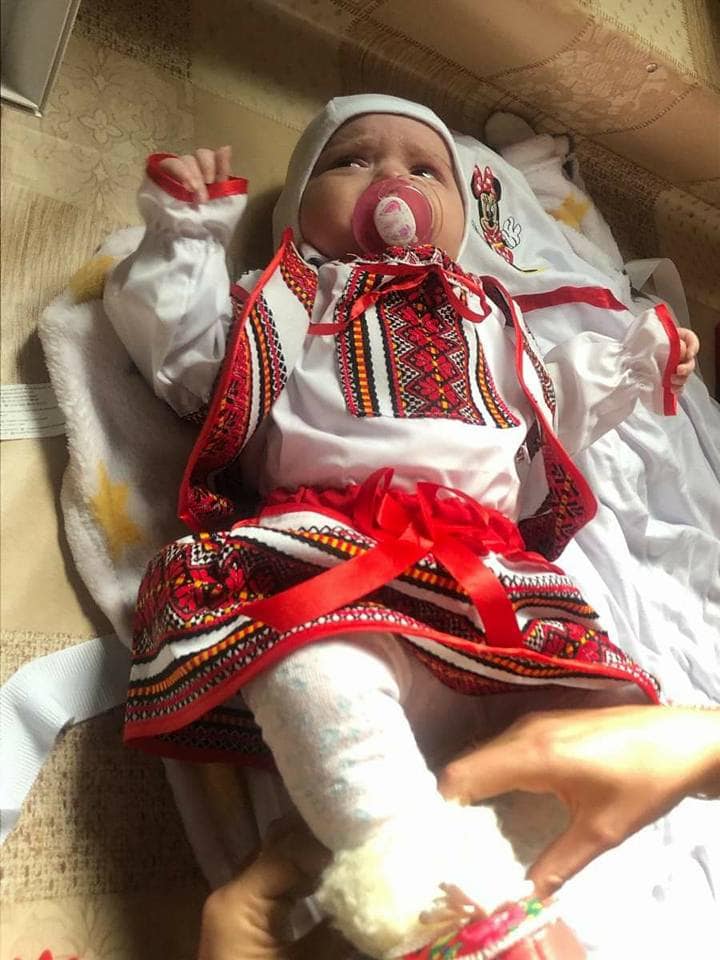 O fetita de 5 luni a murit: "Mi-a spus ca are rosu in gat si ne-a trimis acasa!" | Demamici.ro