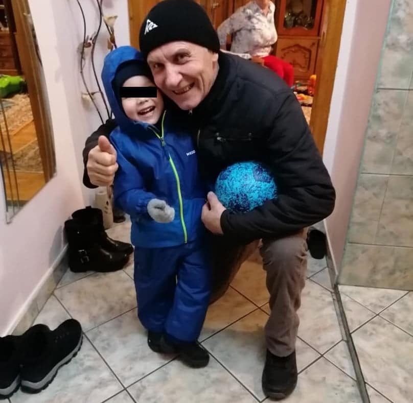 Bunicul si baietelul de 3 ani din Bistrita, condusi pe ultimul drum.