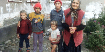 Povestea celor patru frati, abandonati de parinti, crescuti de bunica. Mos Craciun nu i-a vizitat niciodata | Demamici.ro