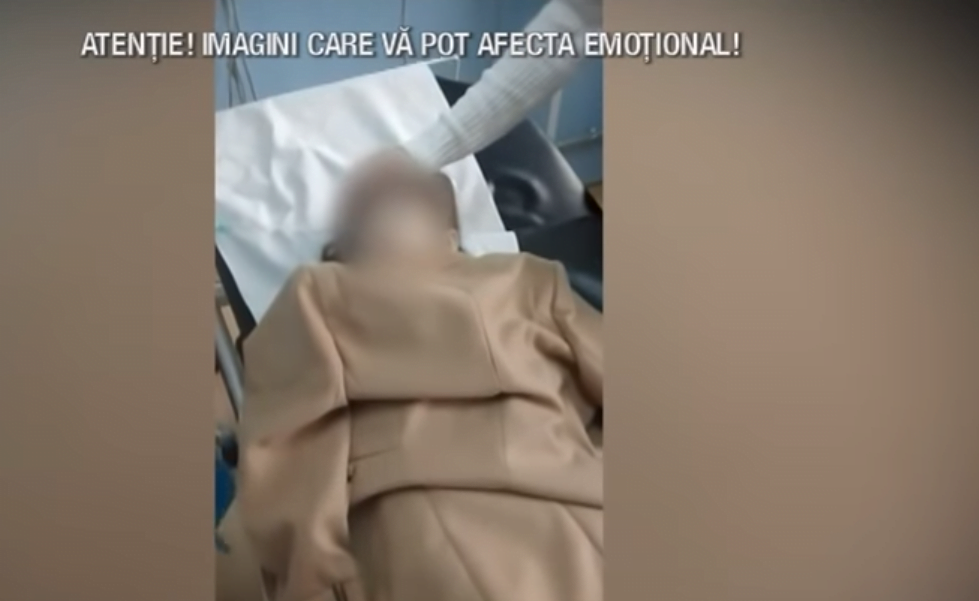 Fetita chinuita de febra, trimisa acasa de medici! Micuta s-a prabusit la 2 minute dupa iesirea din spital VIDEO | Demamici.ro