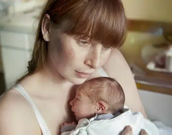 Durerea de cap cand esti mama. Migrena nu tine cont ca ai copil | Demamici.ro