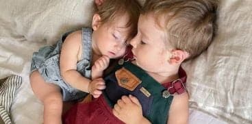 Al doilea copil in familie. 10 lectii pentru primul nascut, ca sa nu apara gelozia | Demamici.ro