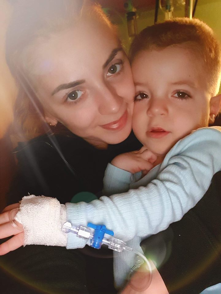 Impreuna pentru "mamica super-erou"! Rares lupta pentru viata la Viena | Demamici.ro