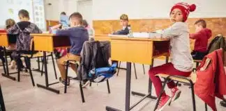 Burse pentru elevi! Câți bani se dau și care sunt criteriile de acordare | Demamici.ro