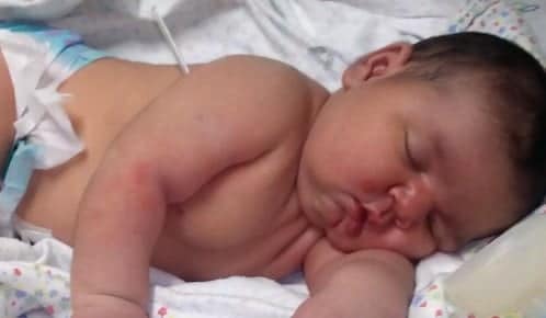 O mama a nascut un bebelus urias de peste 5 kg