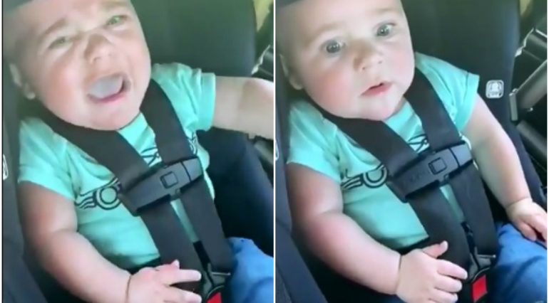 Bebelusul plangea, in masina. Metoda geniala prin care parintii l-au linistit