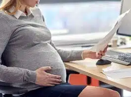 Cand e cel mai bine sa anunti la serviciu ca esti insarcinata | Demamici.ro