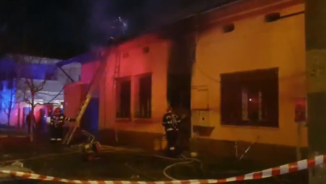 4 frati si-au gasit sfarsitul in locuinta cuprinsa de flacari. Parintii i-au lasat in grija fratelui mai mare VIDEO | Demamici.ro