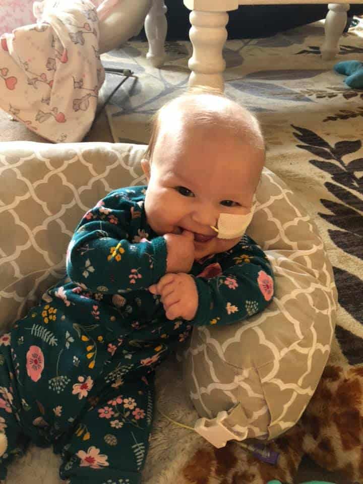 O fetita de 4 luni a invins cancerul, dupa a lupta dura cu boala. Momentul emotionant in care mama le multumeste doctorilor VIDEO | Demamici.ro